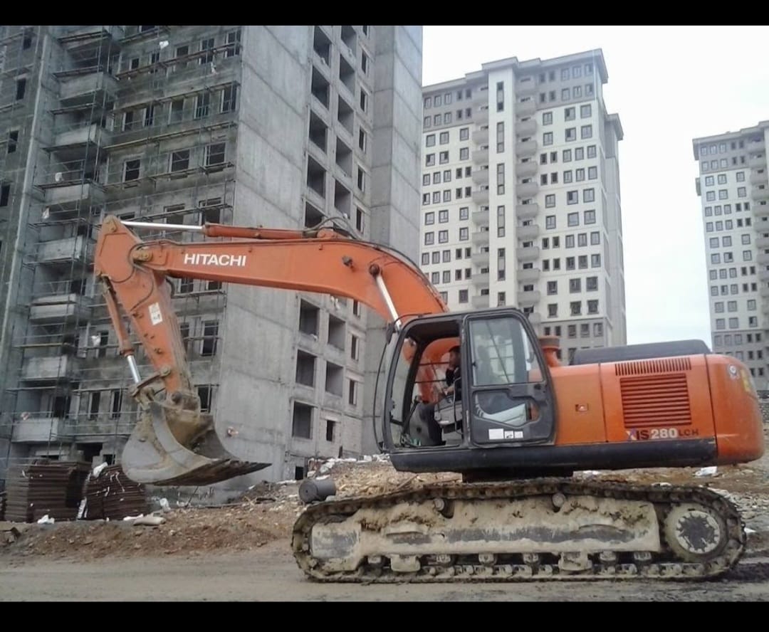 Ekskavatör Çalışması